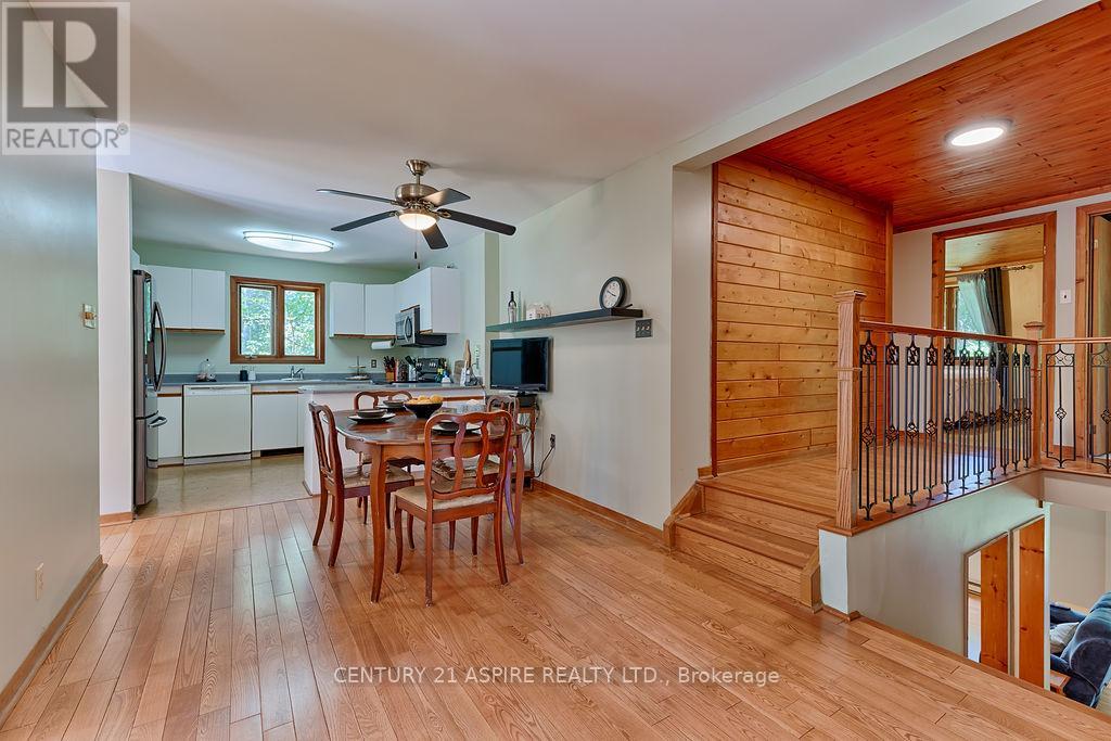 551 Whispering Pines Crescent, Laurentian Valley, Ontario  K8A 6W4 - Photo 3 - X12260003