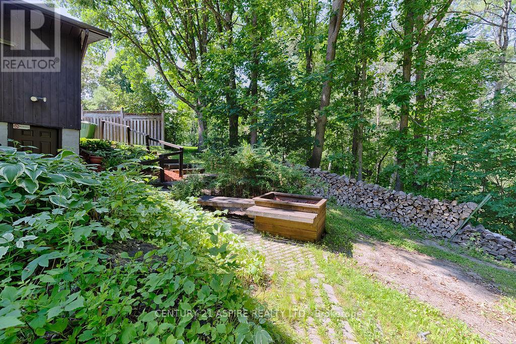 551 Whispering Pines Crescent, Laurentian Valley, Ontario  K8A 6W4 - Photo 36 - X12260003