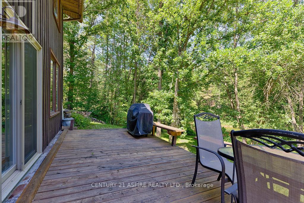 551 Whispering Pines Crescent, Laurentian Valley, Ontario  K8A 6W4 - Photo 37 - X12260003