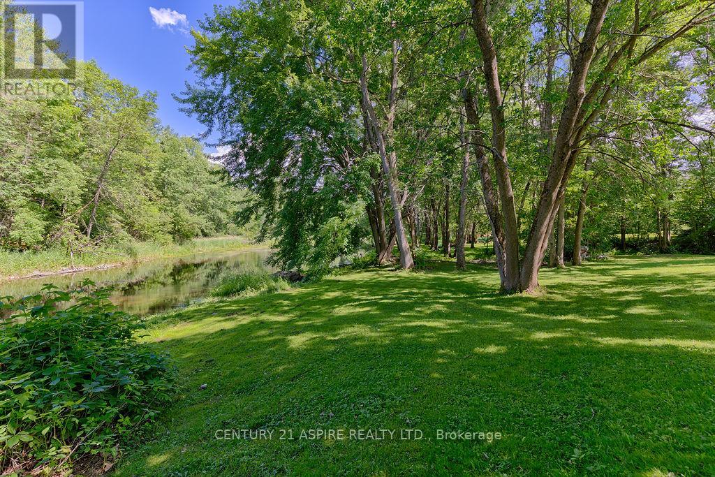 551 Whispering Pines Crescent, Laurentian Valley, Ontario  K8A 6W4 - Photo 39 - X12260003
