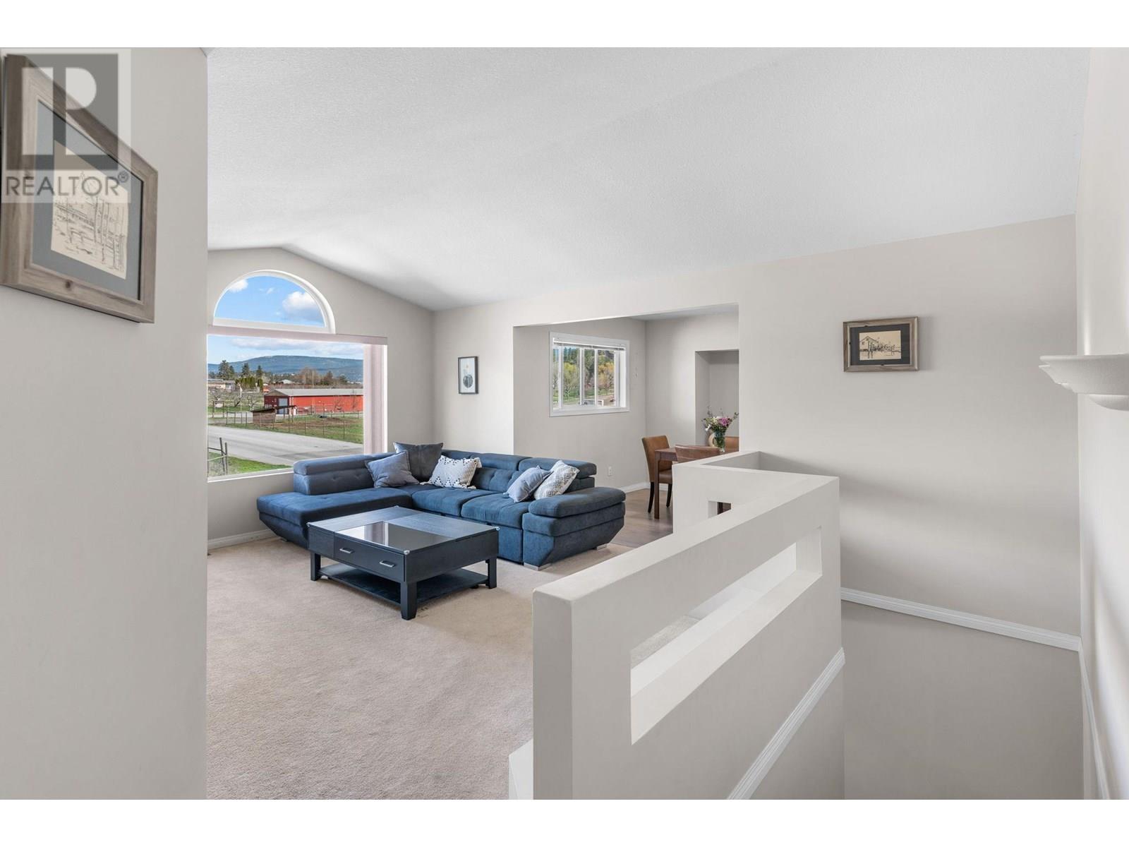 2455 Silver Place, Kelowna, British Columbia  V1V 1M9 - Photo 4 - 10354594