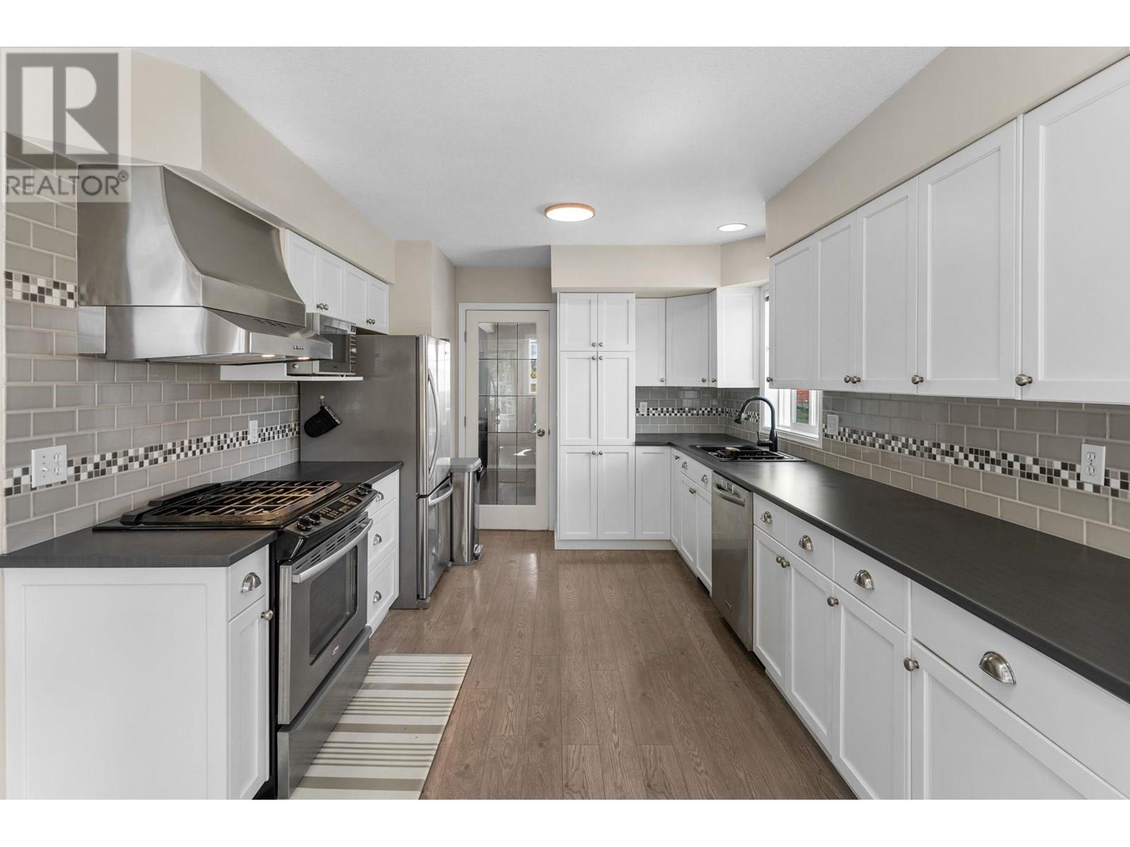 2455 Silver Place, Kelowna, British Columbia  V1V 1M9 - Photo 8 - 10354594