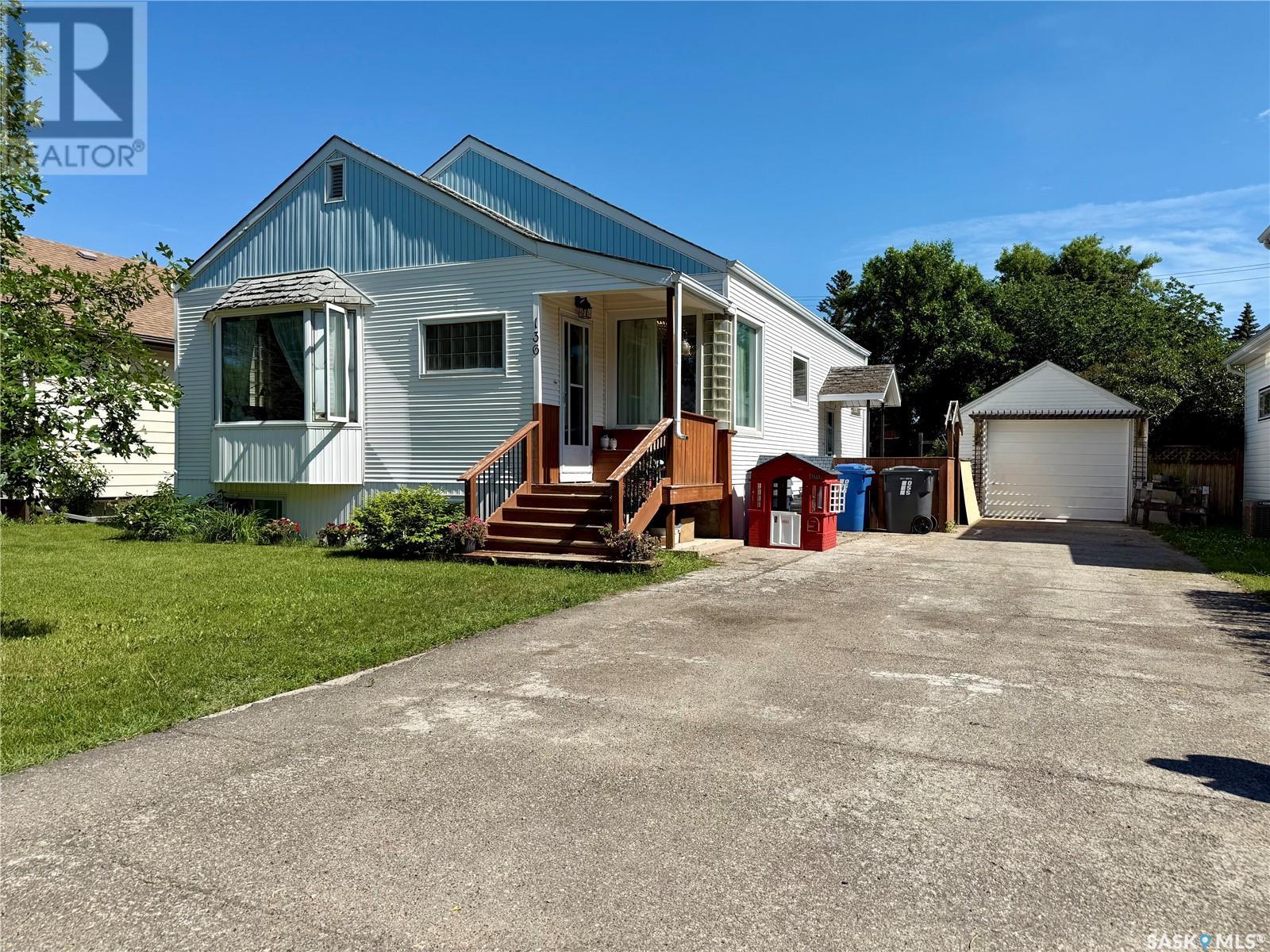 136 Eighth AVENUE W, melville, Saskatchewan