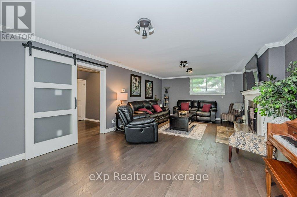 8 Malvern Crescent, Guelph, Ontario  N1L 1G8 - Photo 24 - X12227012