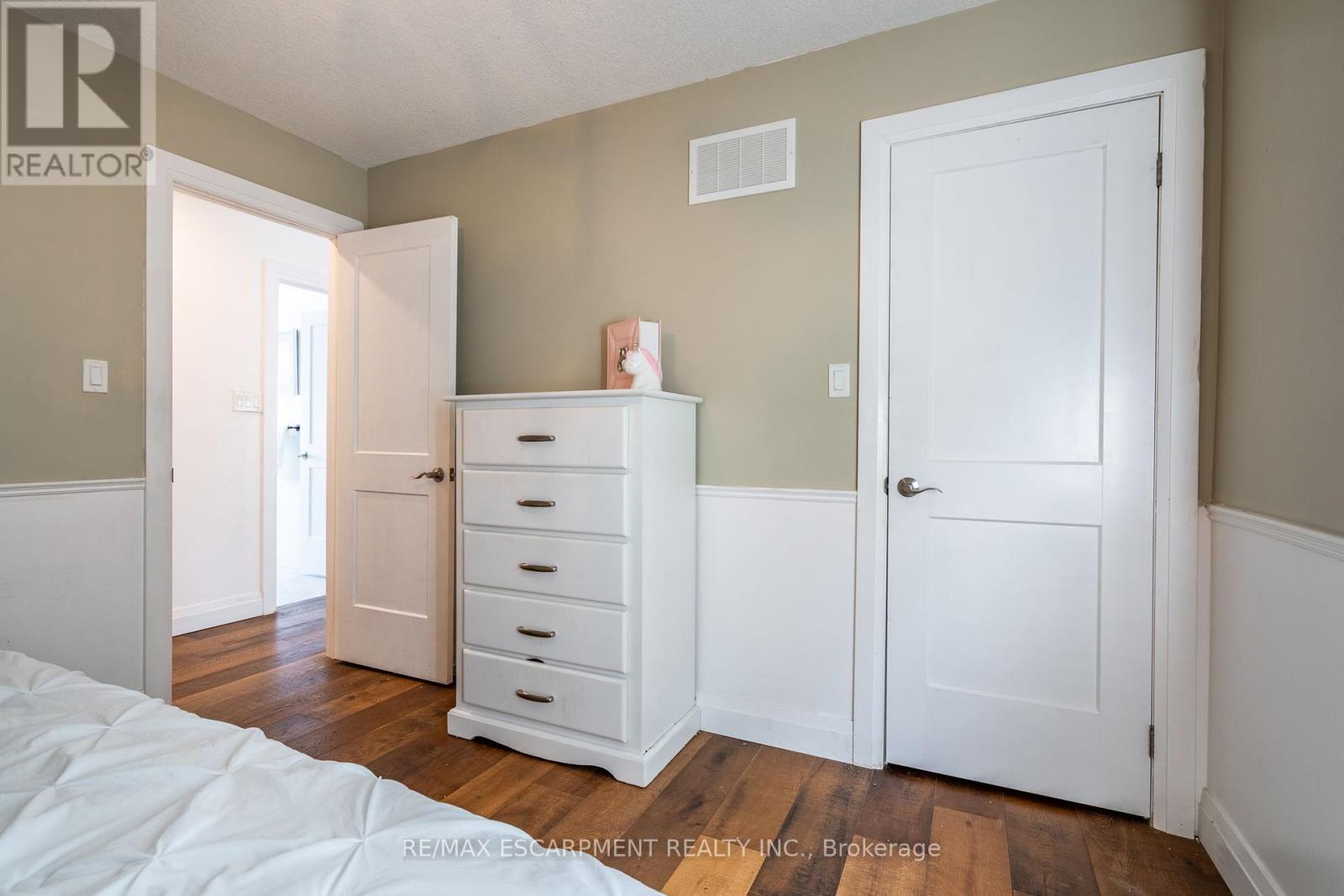 4 Concession 11 Road E, Hamilton, Ontario  L8B 1H8 - Photo 33 - X12259864