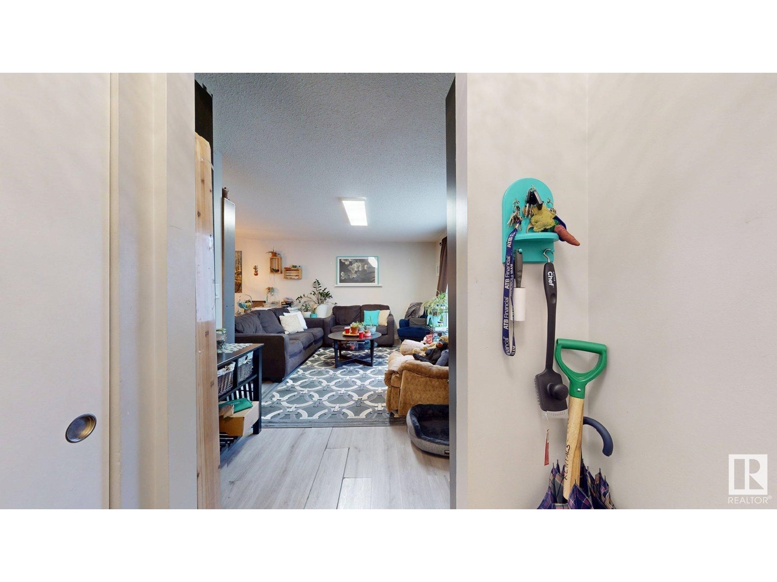 Property at 1436 62 ST NW image 3