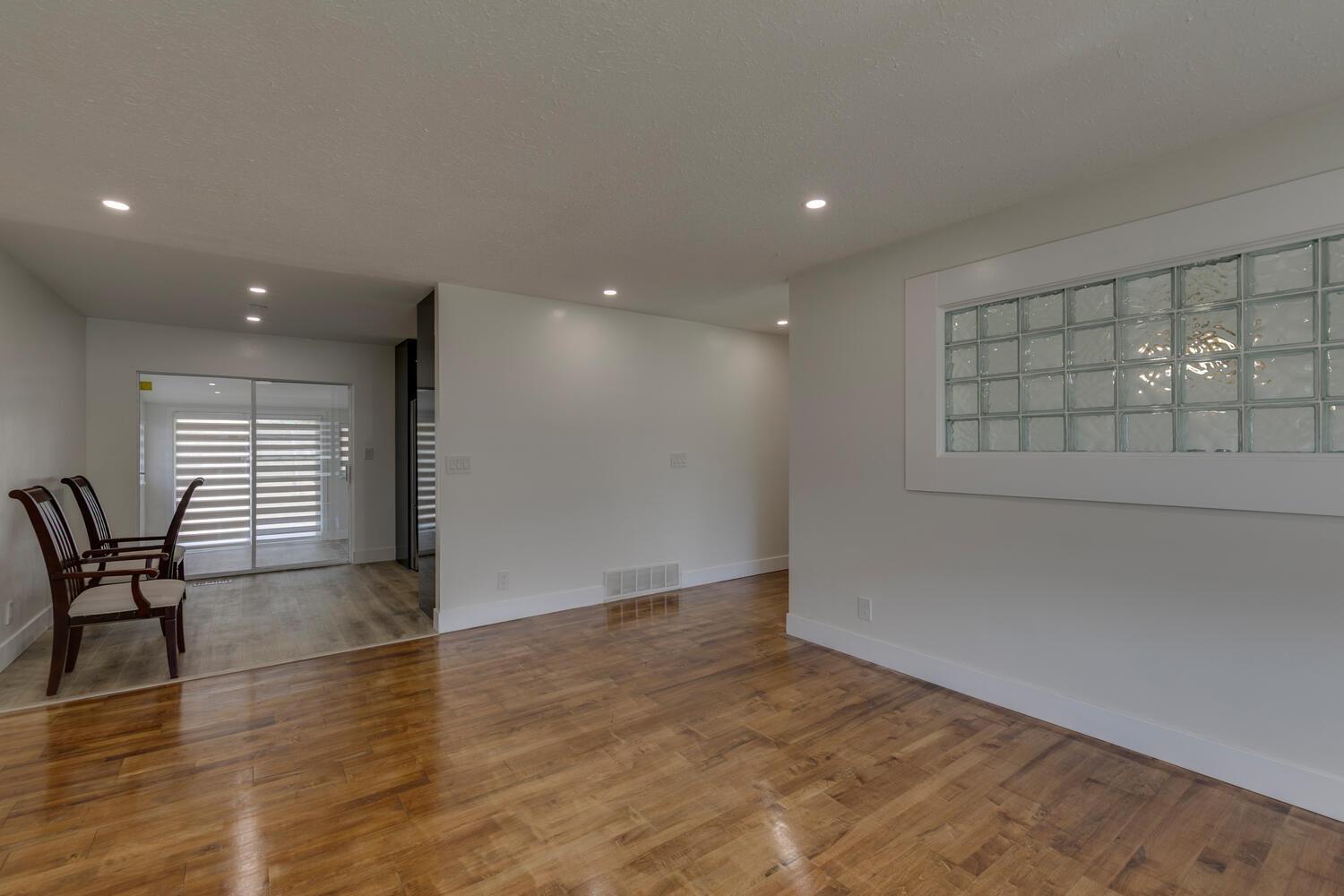 31961 Raven Avenue, Mission, British Columbia  V2V 1B8 - Photo 4 - R3022537
