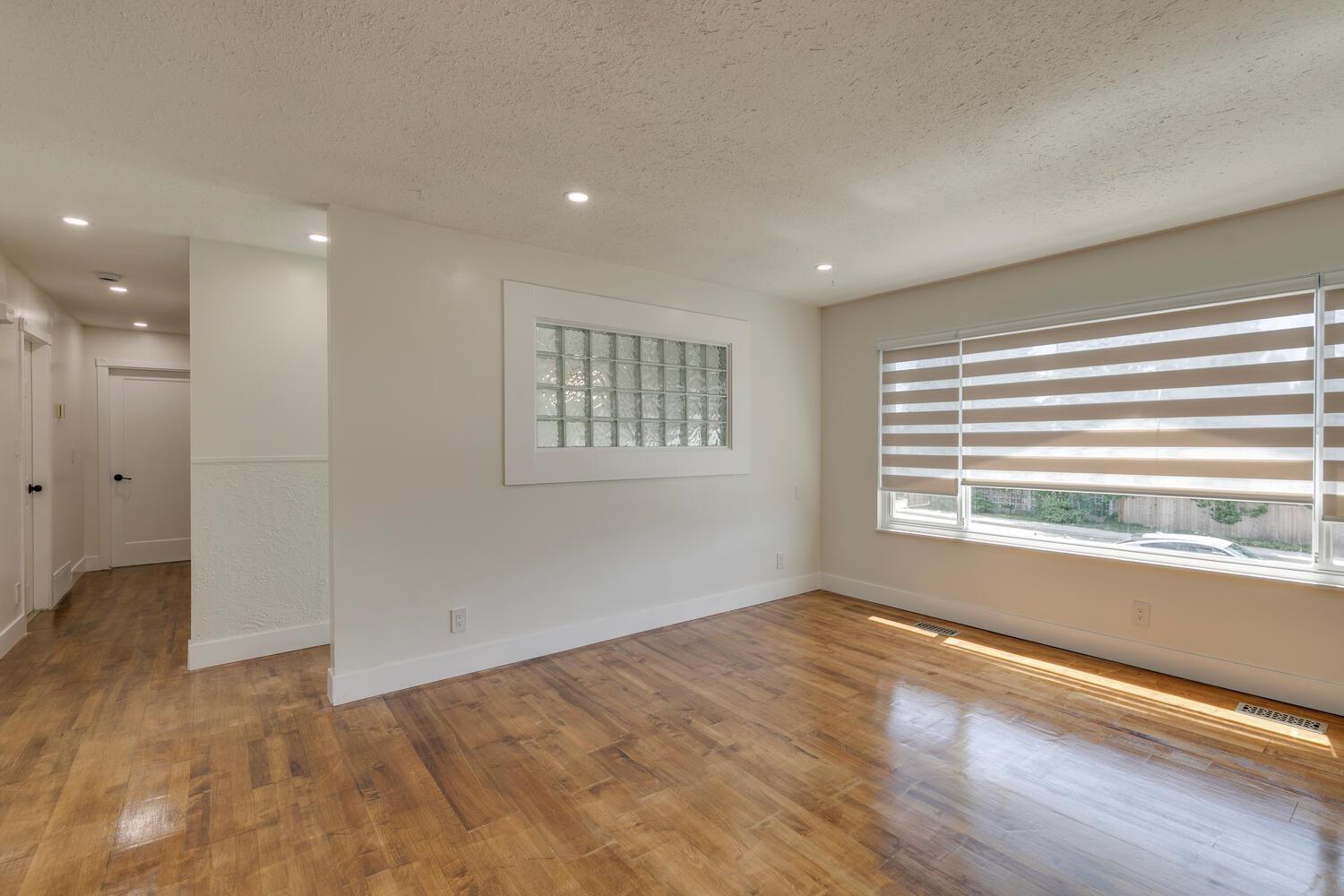 31961 Raven Avenue, Mission, British Columbia  V2V 1B8 - Photo 3 - R3022537