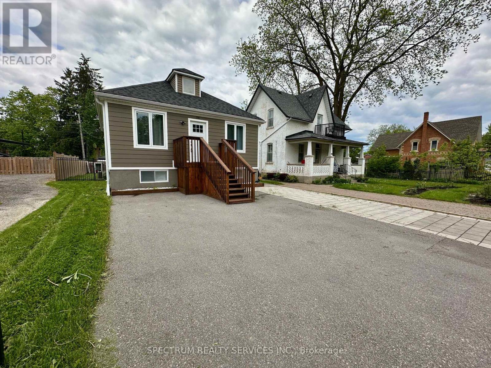 Property at 36 QUEEN STREET N image 2