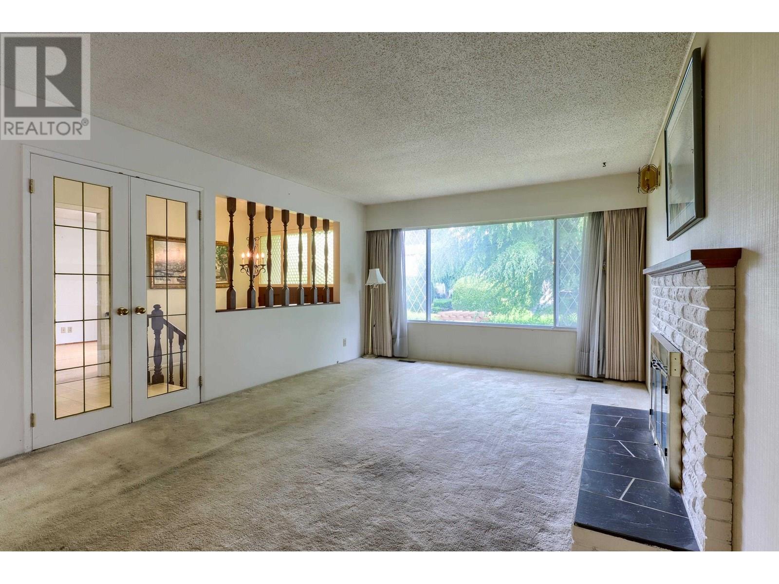 Property at 3492 E 49TH AVENUE image 3