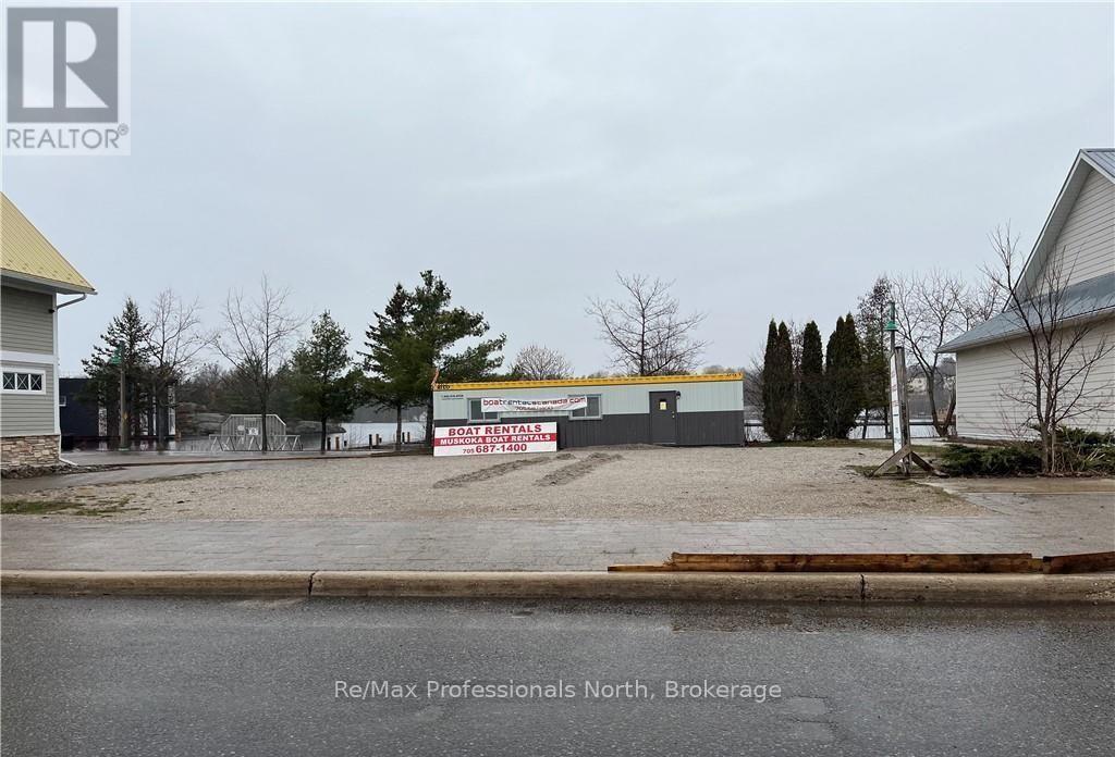 145 Steamship Bay Road, Gravenhurst, Ontario  P1P 1Z9 - Photo 2 - X12260206