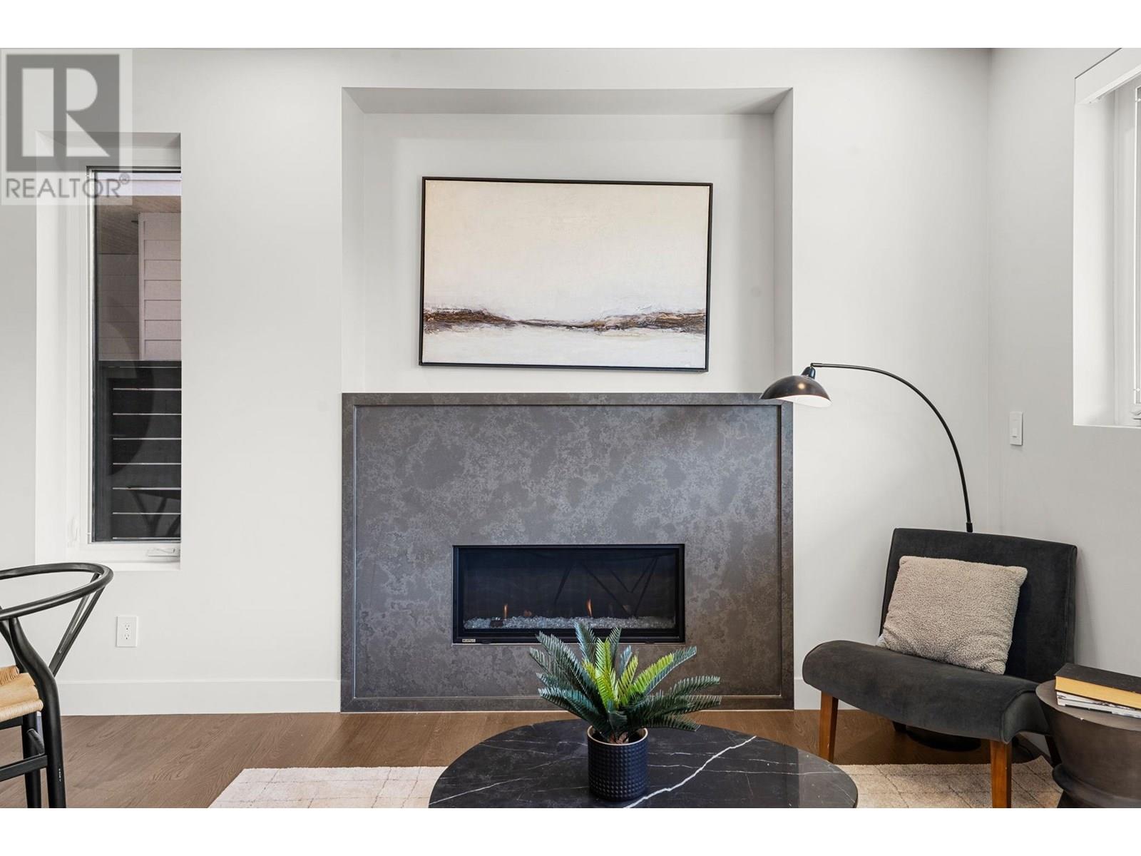 Property at 2 628 E 46TH AVENUE image 3