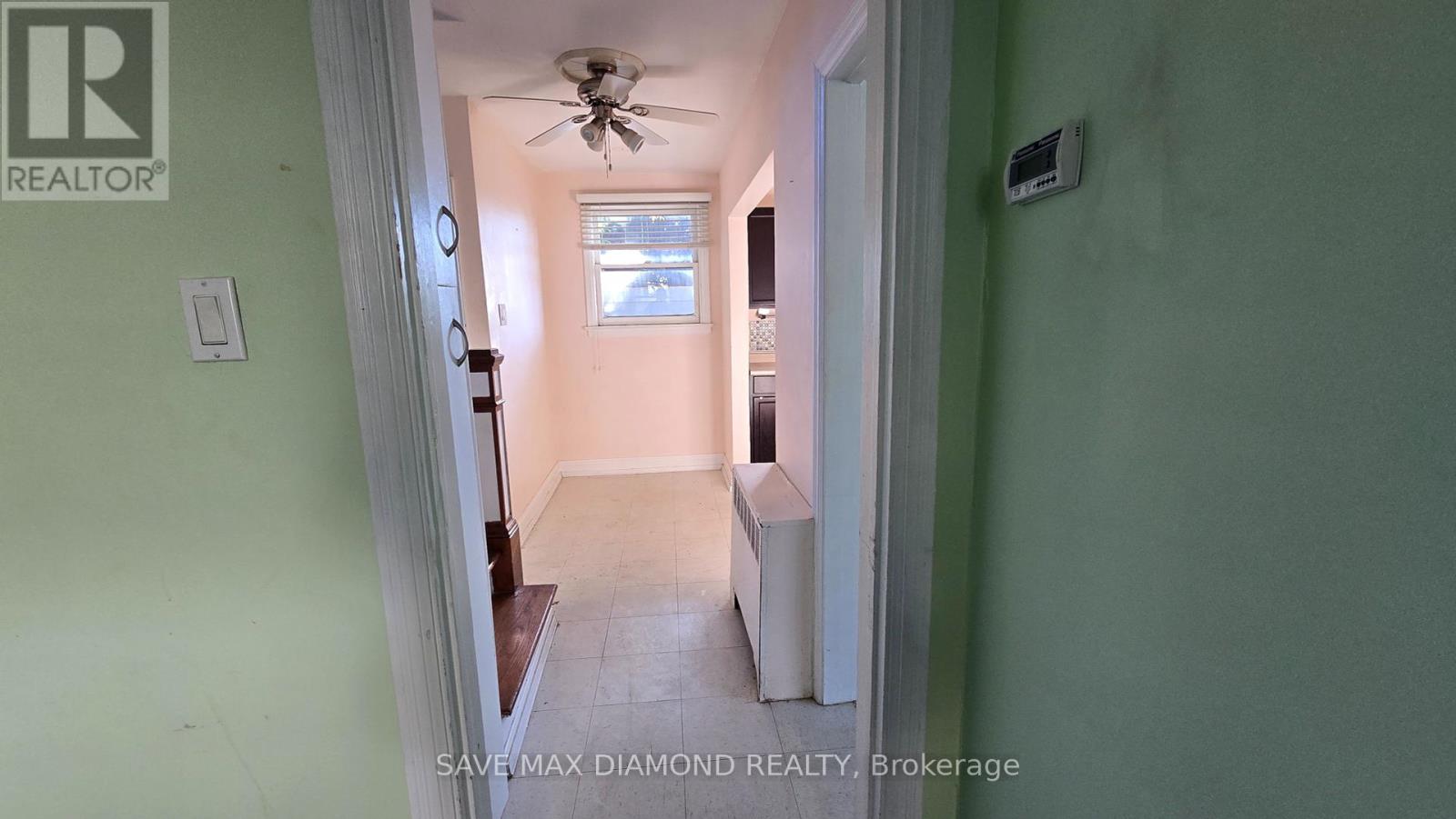 19 Pearl Street, Mississauga, Ontario  L5M 1X1 - Photo 10 - W12259955