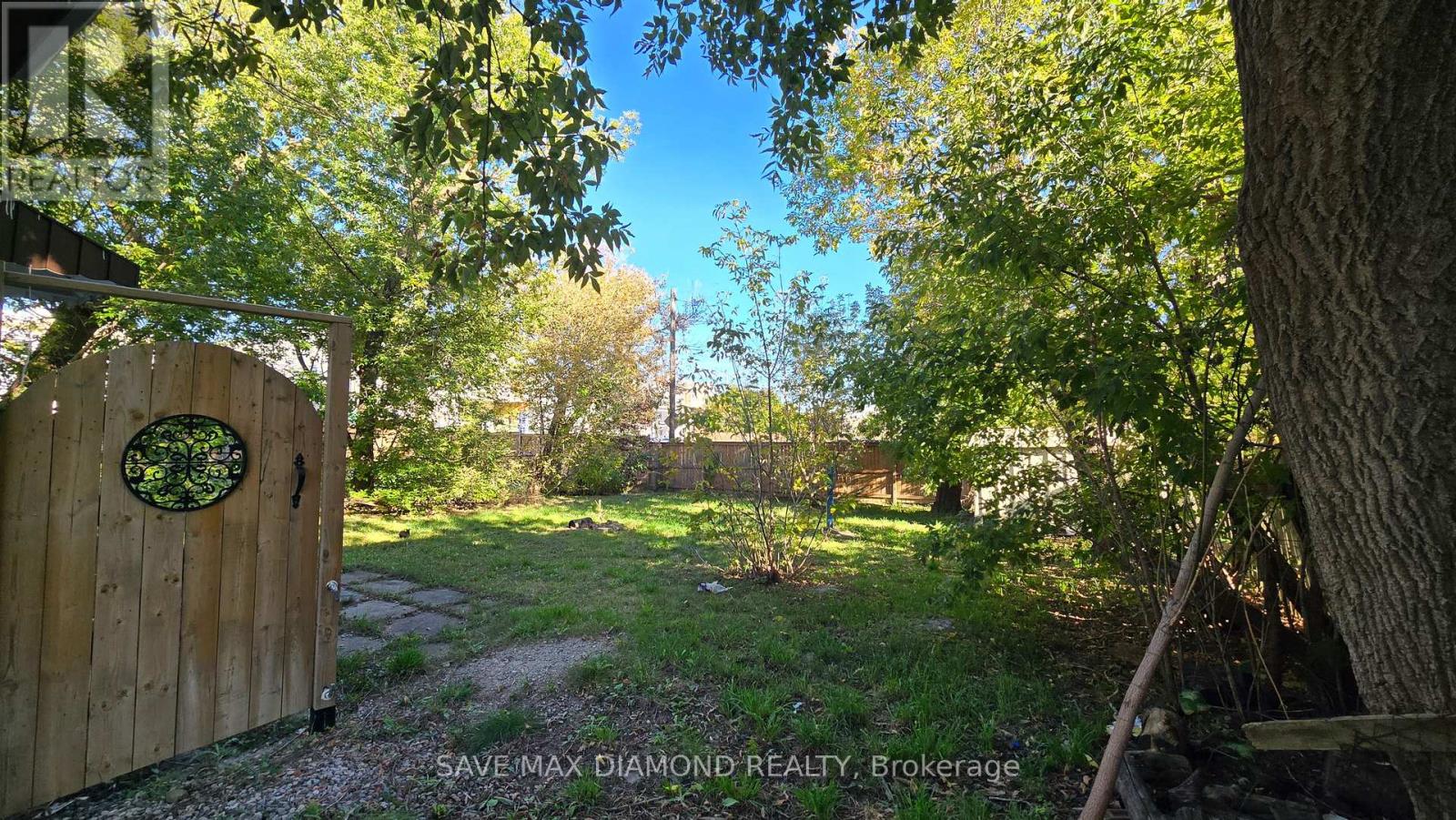 19 Pearl Street, Mississauga, Ontario  L5M 1X1 - Photo 5 - W12259955