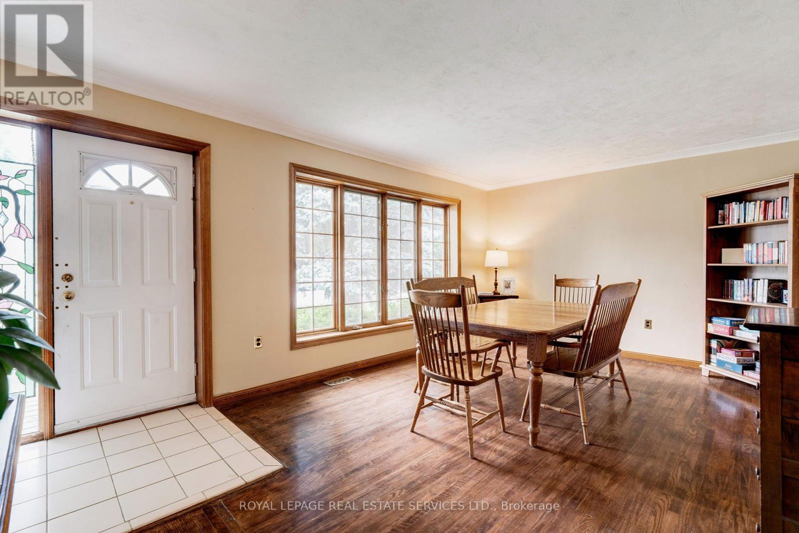 478 Avon Crescent, Oakville, Ontario  L6J 2T4 - Photo 6 - W12260002
