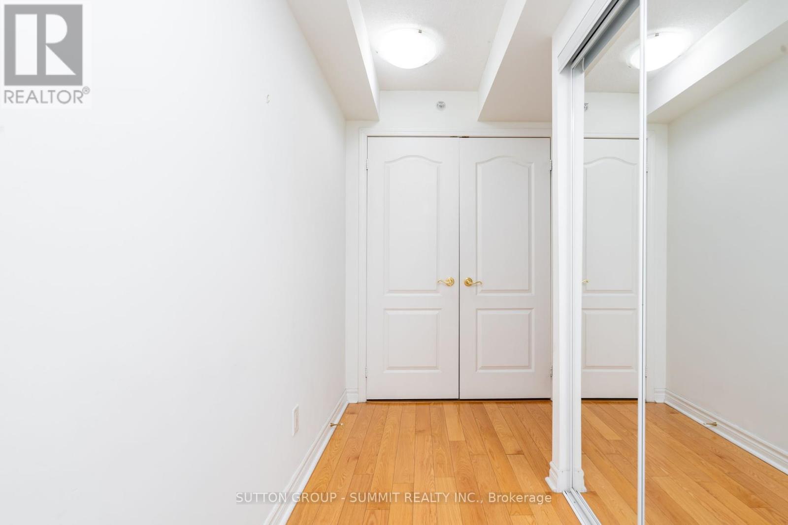 808 - 350 Princess Royal Drive, Mississauga, Ontario  L5B 4N1 - Photo 14 - W12260014