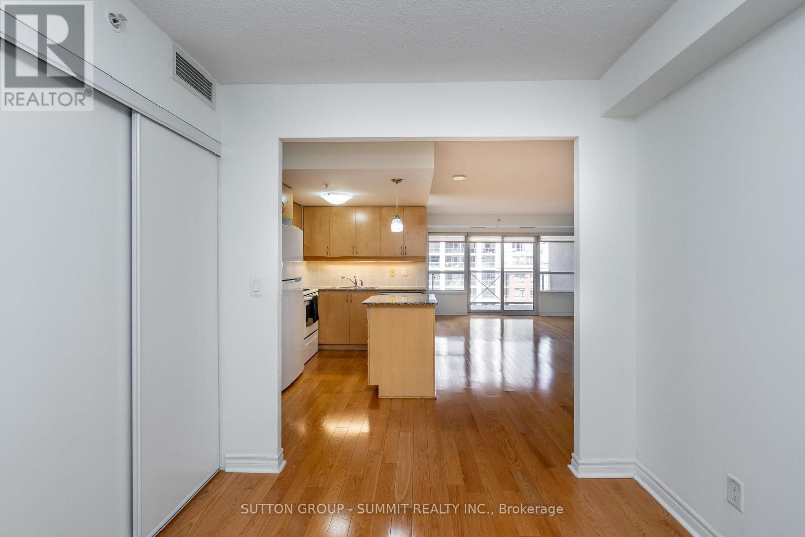 808 - 350 Princess Royal Drive, Mississauga, Ontario  L5B 4N1 - Photo 22 - W12260014