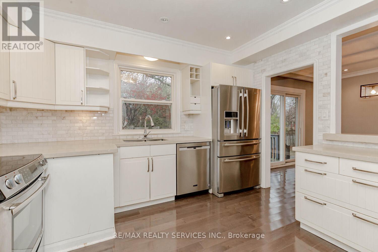 1259 Twin Oaks Dell Drive, Mississauga, Ontario  L5H 3J7 - Photo 14 - W12260053