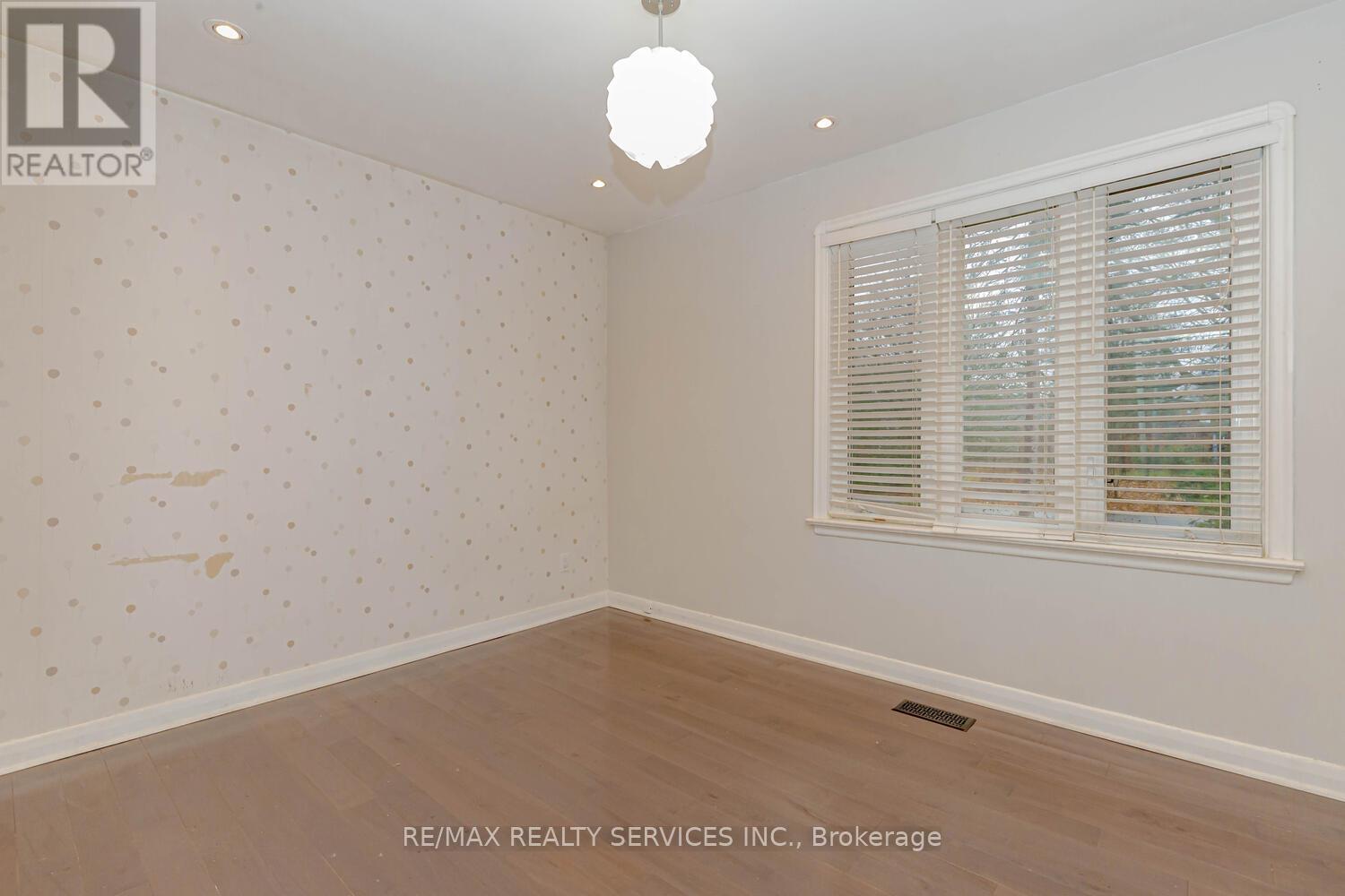 1259 Twin Oaks Dell Drive, Mississauga, Ontario  L5H 3J7 - Photo 24 - W12260053