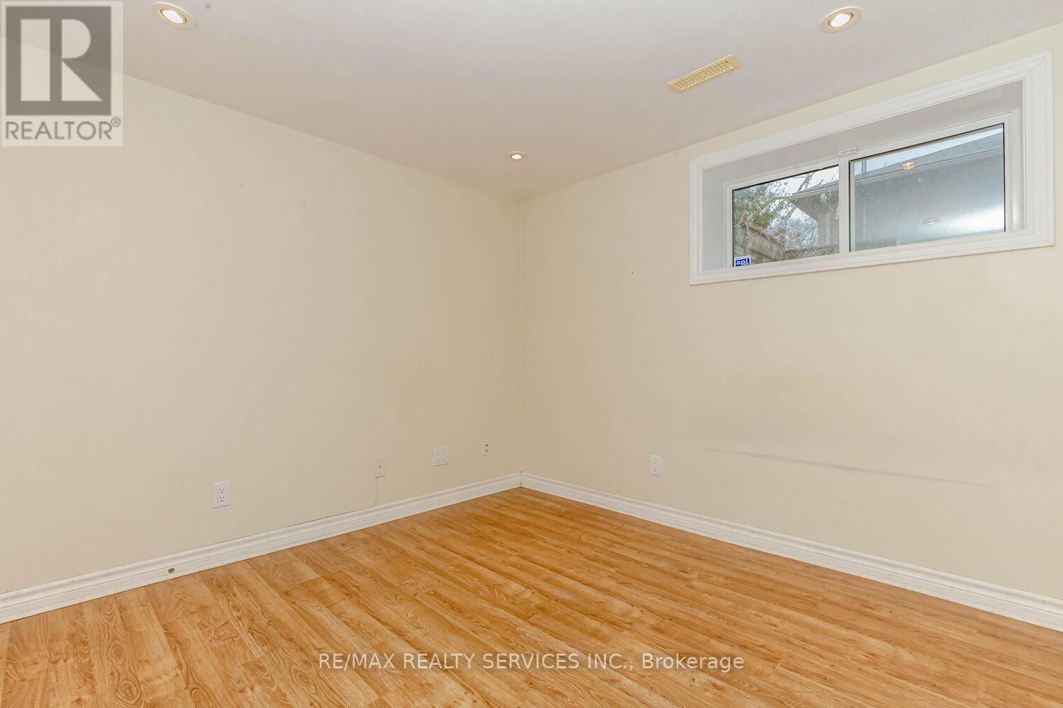 1259 Twin Oaks Dell Drive, Mississauga, Ontario  L5H 3J7 - Photo 34 - W12260053