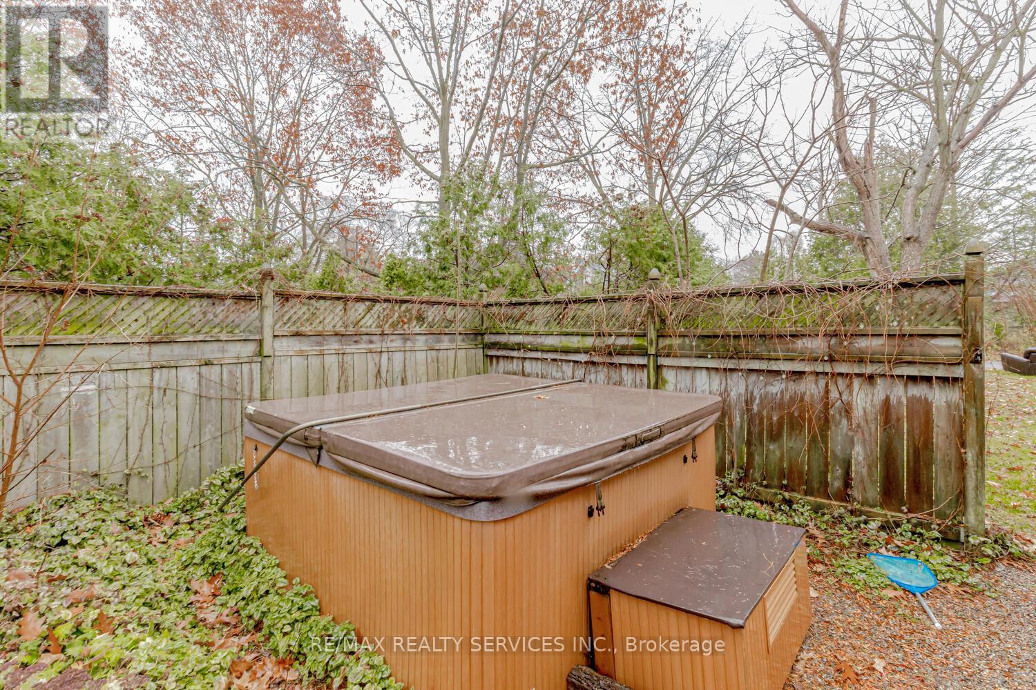 1259 Twin Oaks Dell Drive, Mississauga, Ontario  L5H 3J7 - Photo 37 - W12260053