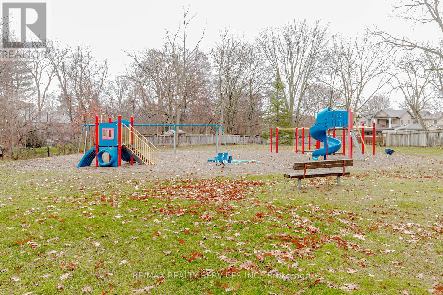 1259 Twin Oaks Dell Drive, Mississauga, Ontario  L5H 3J7 - Photo 40 - W12260053