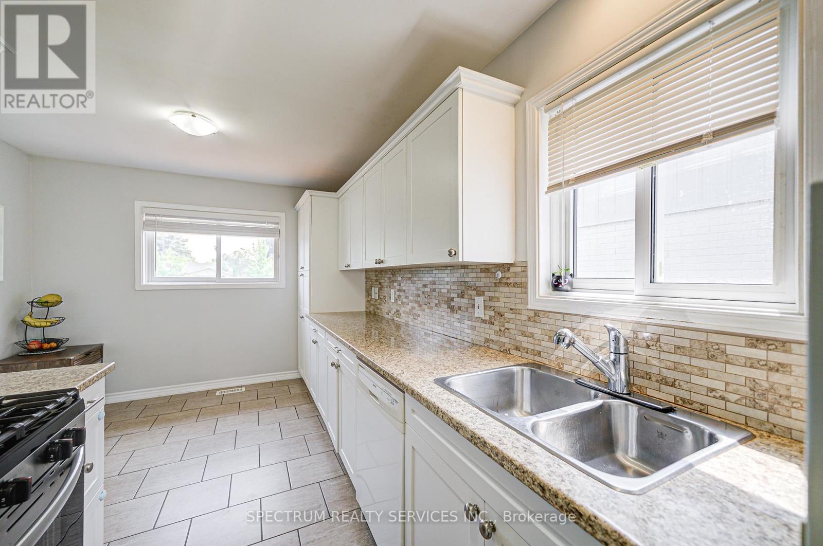 330 Centre Street, Shelburne, Ontario  L9V 2Y6 - Photo 13 - X12259969