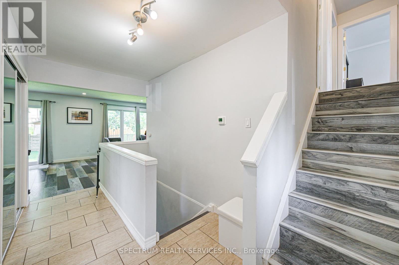 330 Centre Street, Shelburne, Ontario  L9V 2Y6 - Photo 9 - X12259969