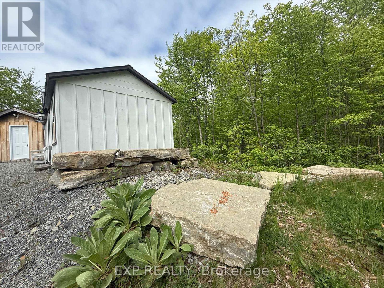 1077 Polar Bear Lane, Frontenac, Ontario  K0H 2P0 - Photo 14 - X12259989