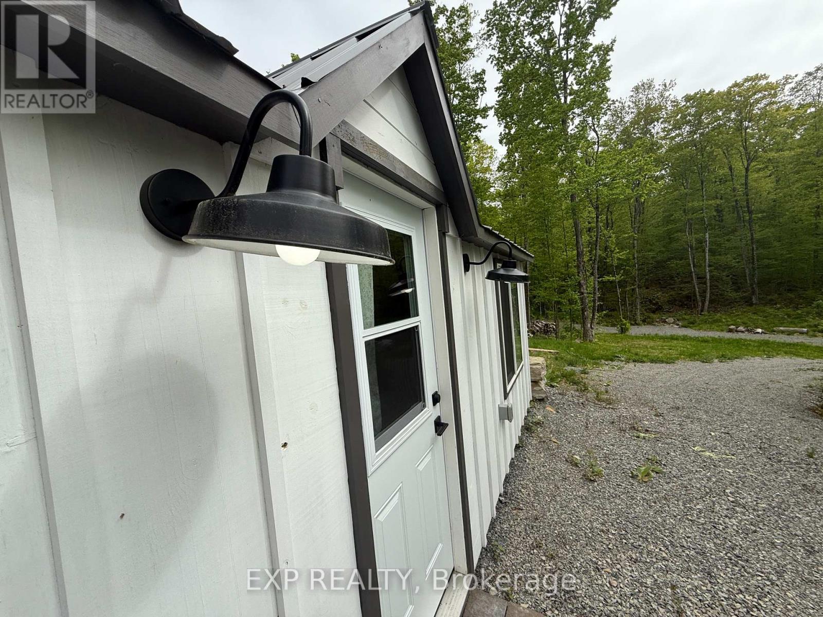 1077 Polar Bear Lane, Frontenac, Ontario  K0H 2P0 - Photo 5 - X12259989