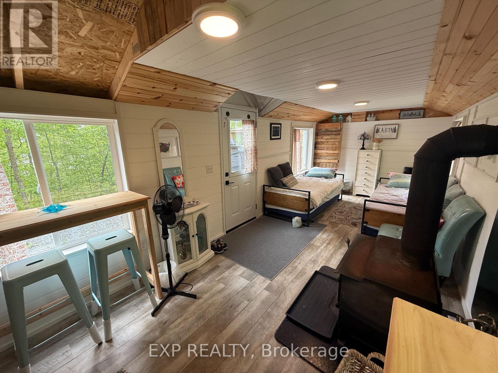 1077 Polar Bear Lane, Frontenac, Ontario  K0H 2P0 - Photo 6 - X12259989