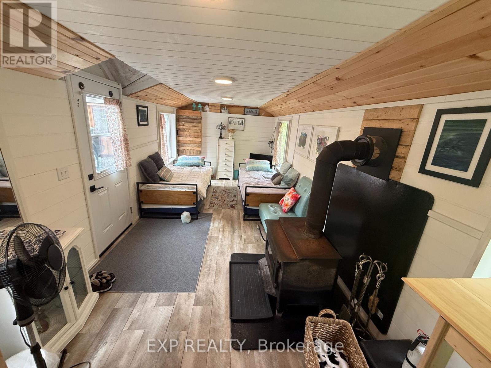 1077 Polar Bear Lane, Frontenac, Ontario  K0H 2P0 - Photo 7 - X12259989