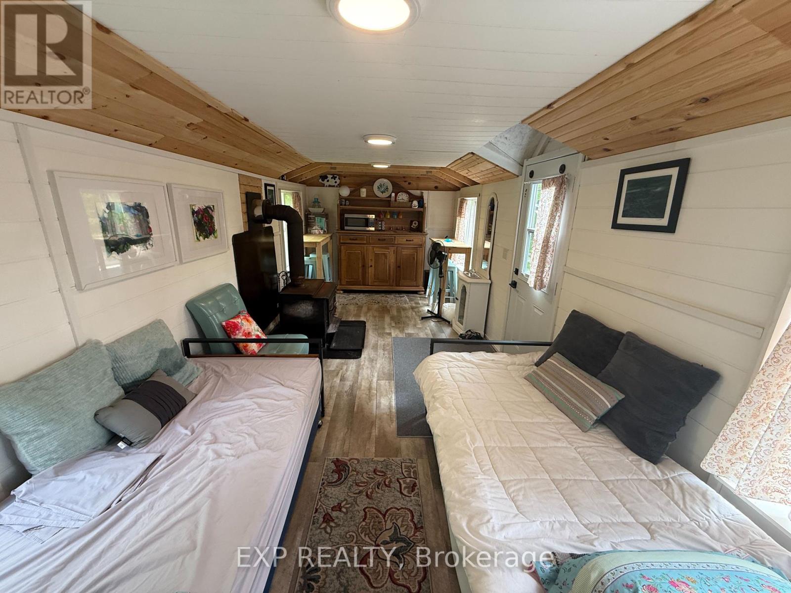 1077 Polar Bear Lane, Frontenac, Ontario  K0H 2P0 - Photo 8 - X12259989