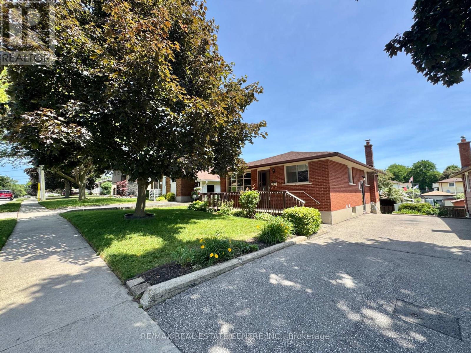 Property at 85 LOWREY AVENUE S image 2