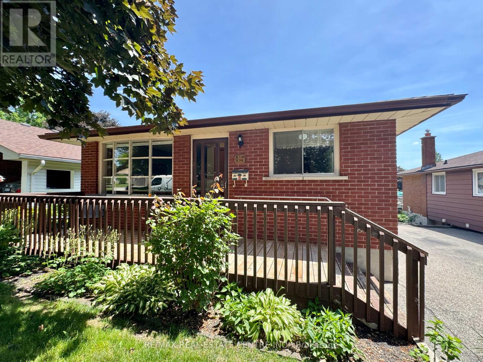 Property at 85 LOWREY AVENUE S image 4