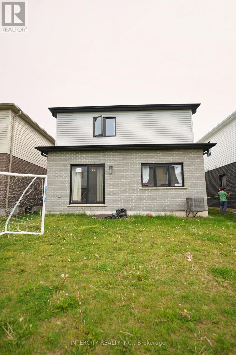 259 Byers Street, London South, Ontario  N6L 0J2 - Photo 11 - X12260081