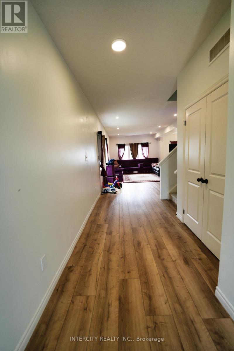 259 Byers Street, London South, Ontario  N6L 0J2 - Photo 3 - X12260081