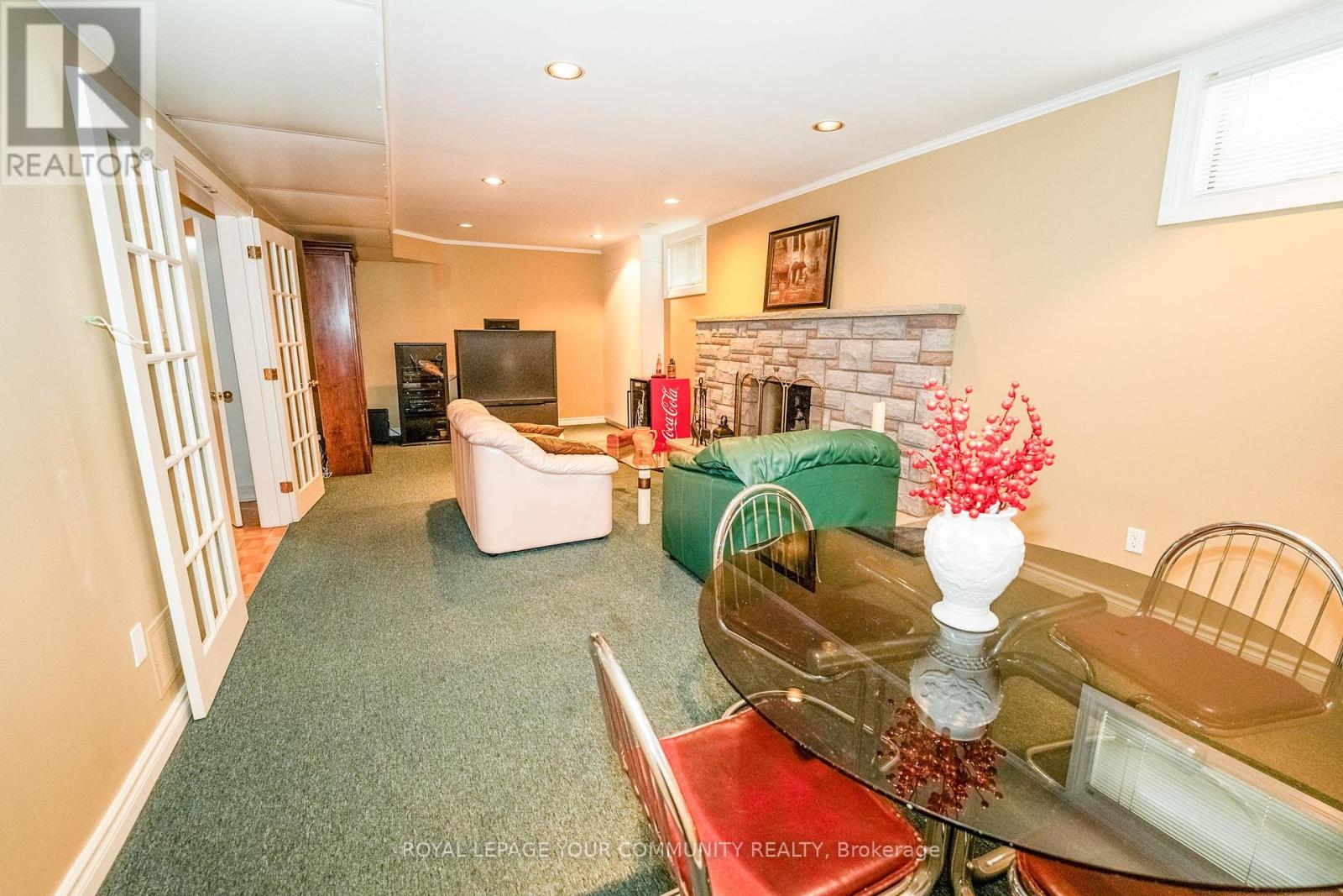 1 Tannery Court, Richmond Hill, Ontario  L4C 7V5 - Photo 35 - N12257108