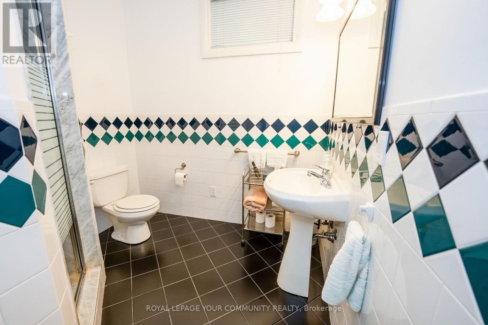 1 Tannery Court, Richmond Hill, Ontario  L4C 7V5 - Photo 36 - N12257108