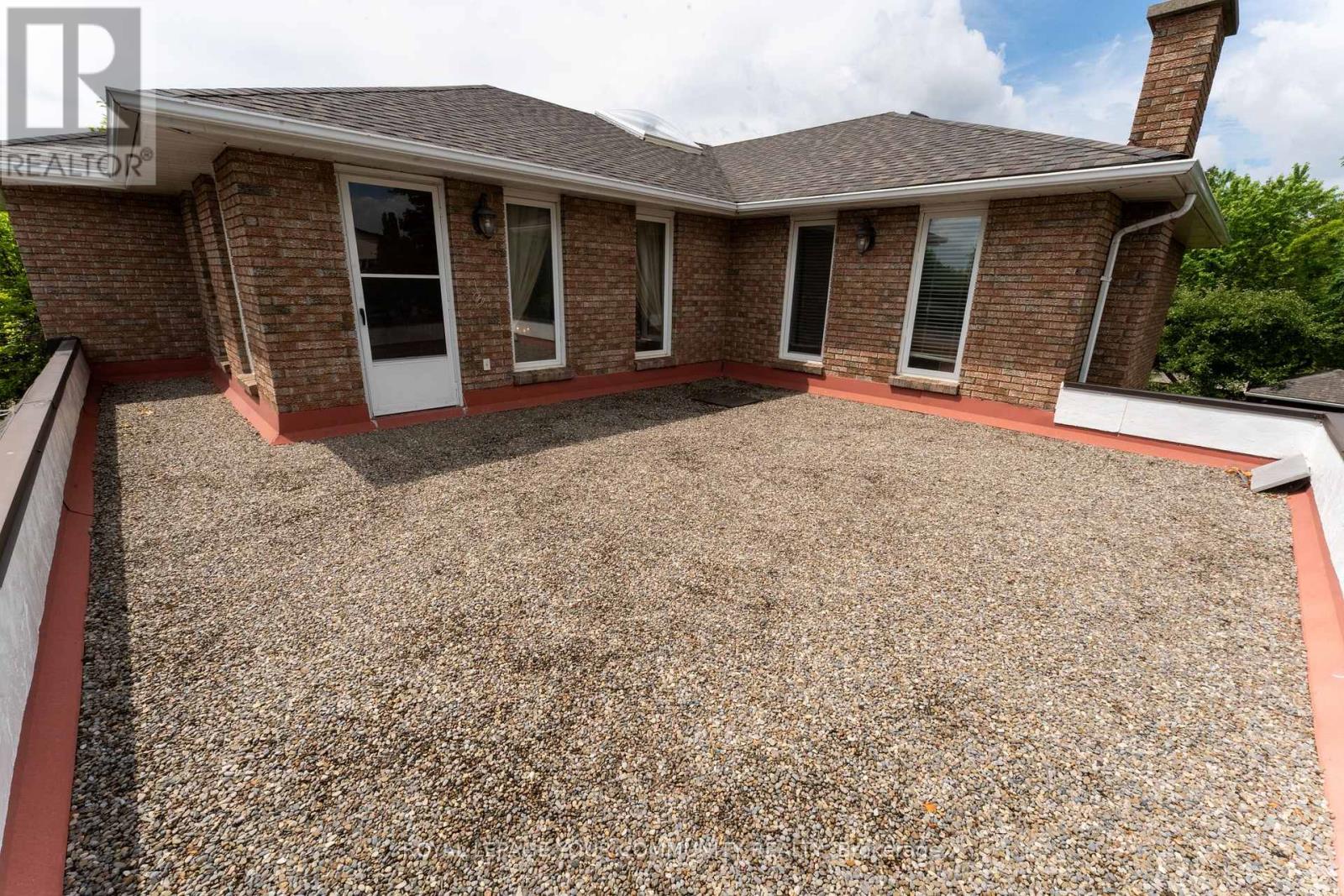 1 Tannery Court, Richmond Hill, Ontario  L4C 7V5 - Photo 38 - N12257108