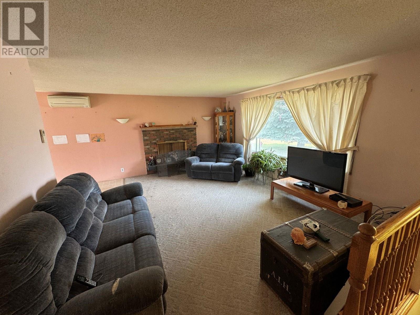 509 7th Avenue, Midway, British Columbia  V0H 1M0 - Photo 3 - 10354517