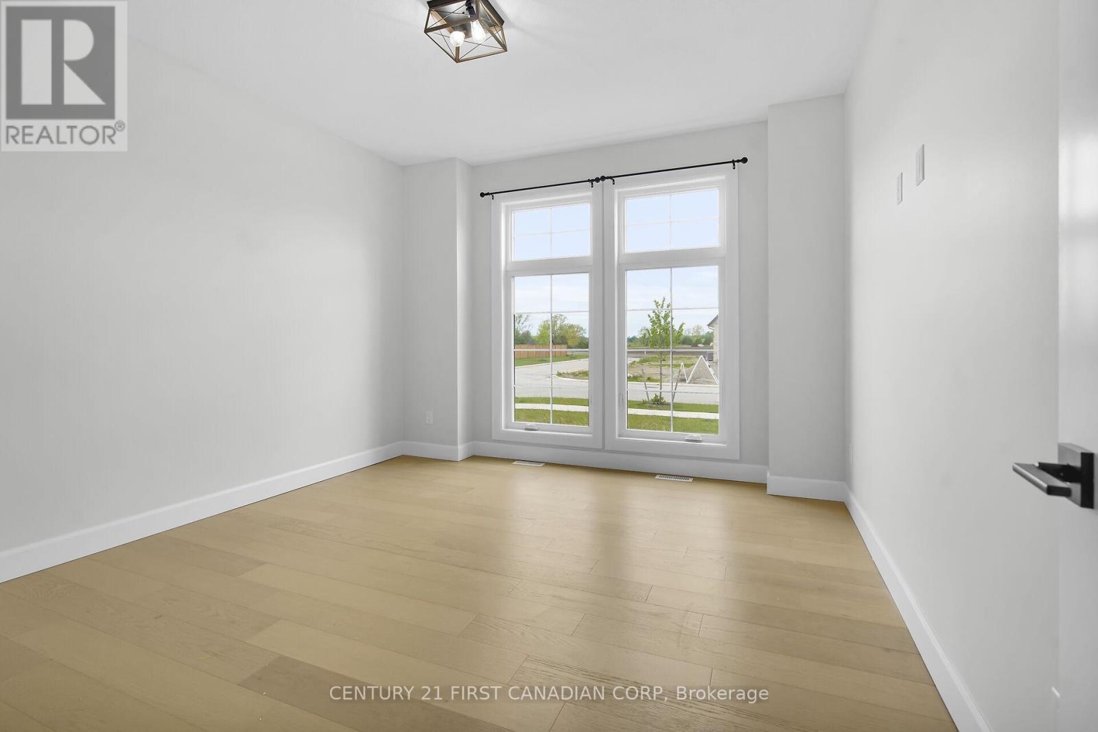 287a Nancy Street, Dutton/dunwich, Ontario  N0L 1J0 - Photo 18 - X12260336