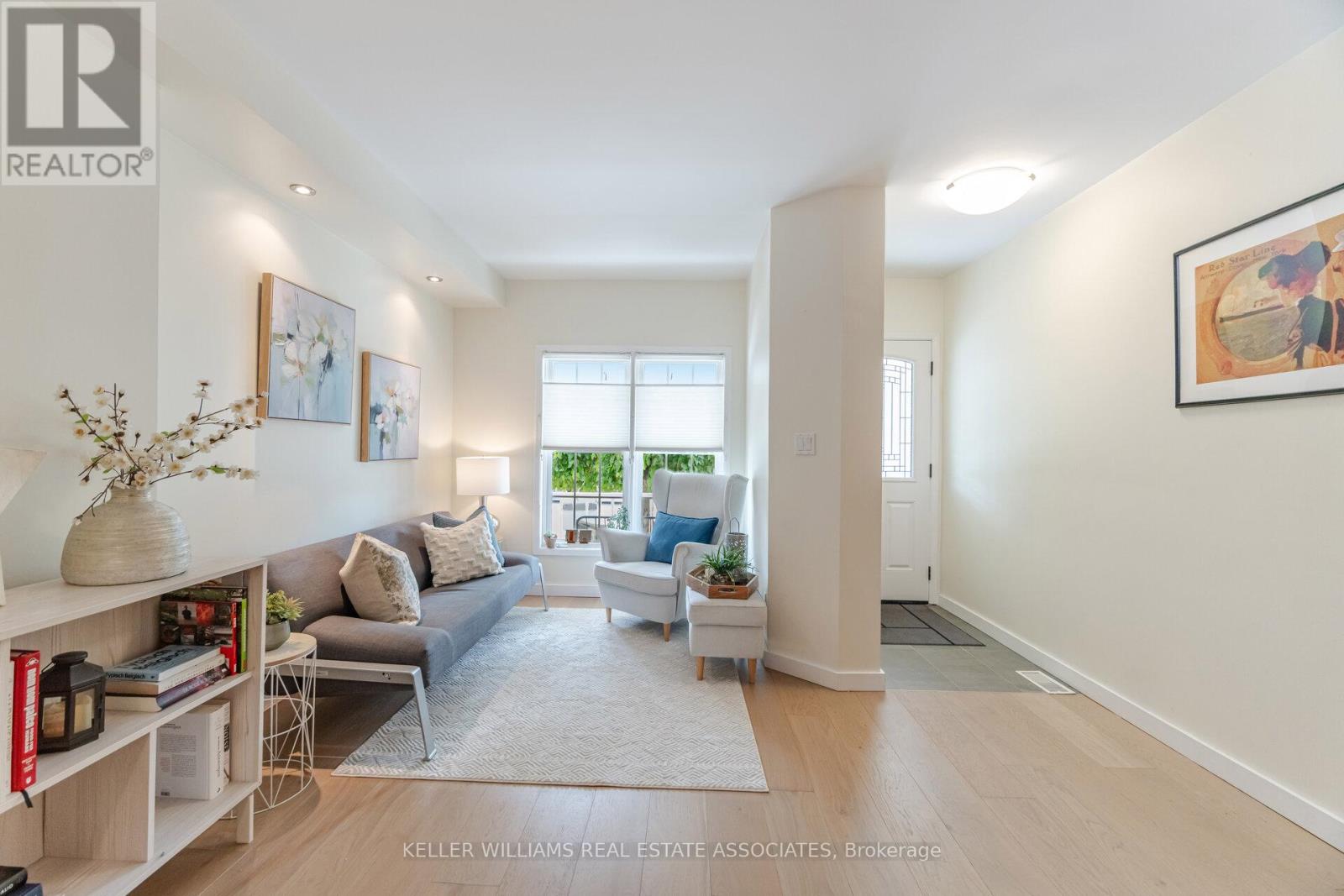 Property at 561 OAKWOOD AVENUE image 4