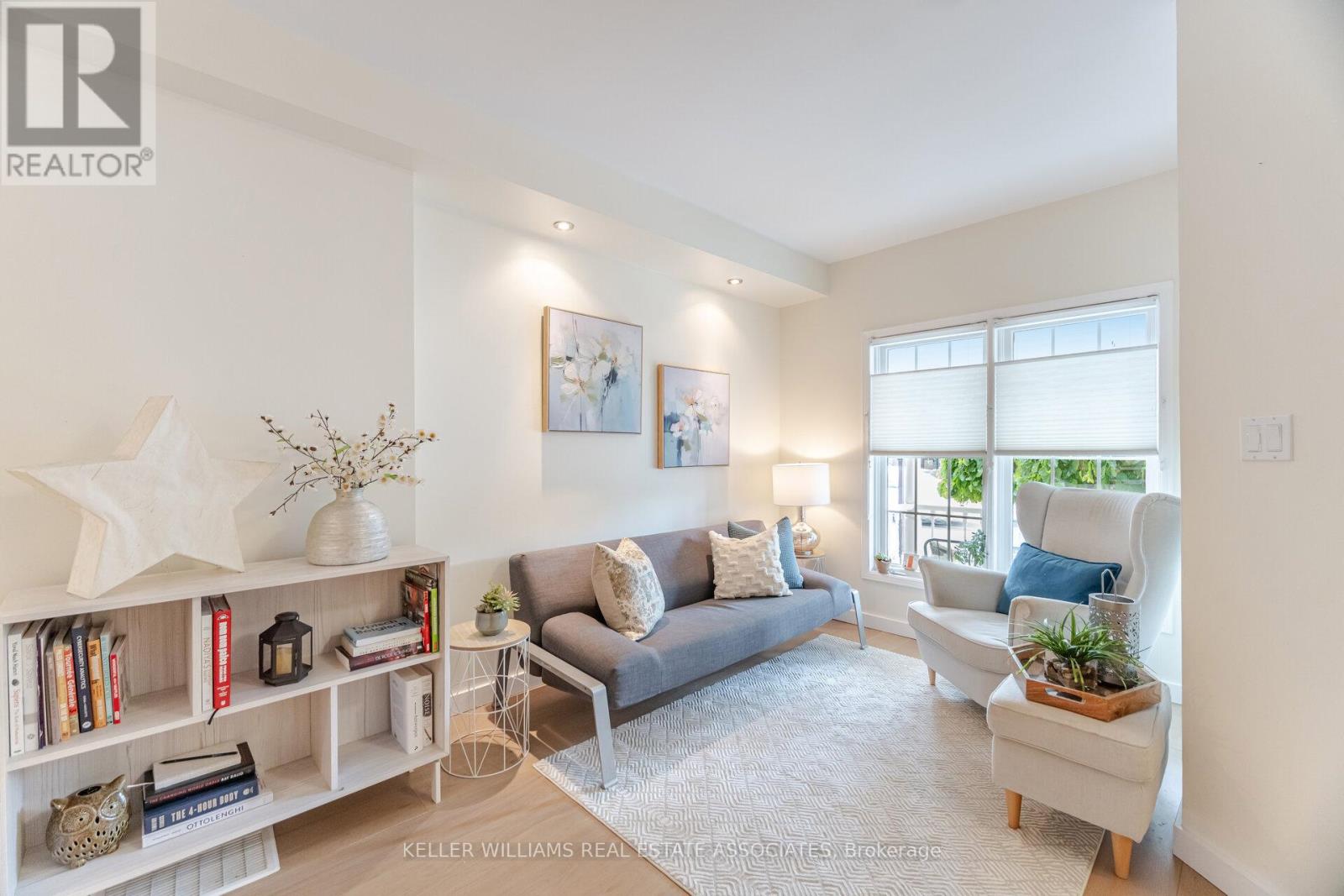 Property at 561 OAKWOOD AVENUE image 5