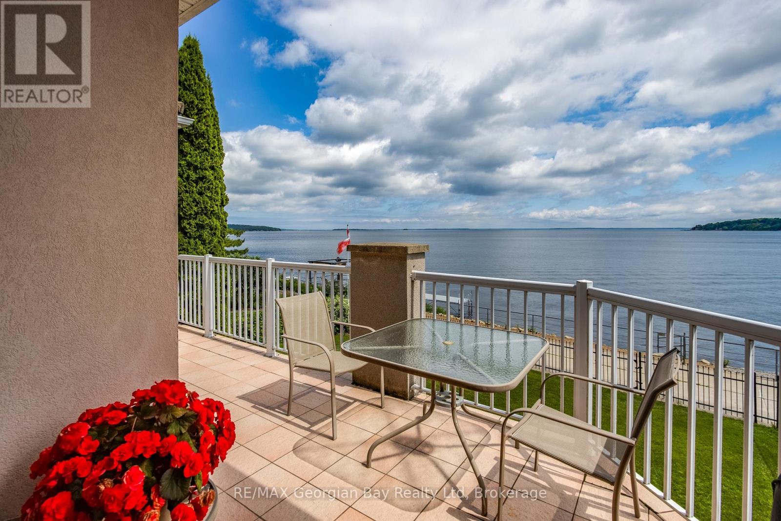Property at 487 ABERDEEN BOULEVARD image 5