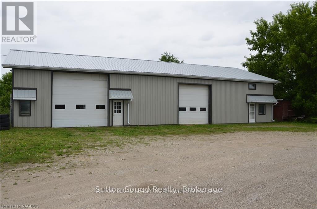 402432 Grey Road 4, West Grey, Ontario  N0H 1R0 - Photo 33 - X12260281