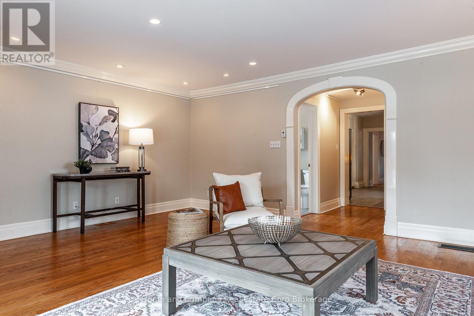 211 Douglas Street, Stratford, Ontario  N5A 5P8 - Photo 18 - X12260308