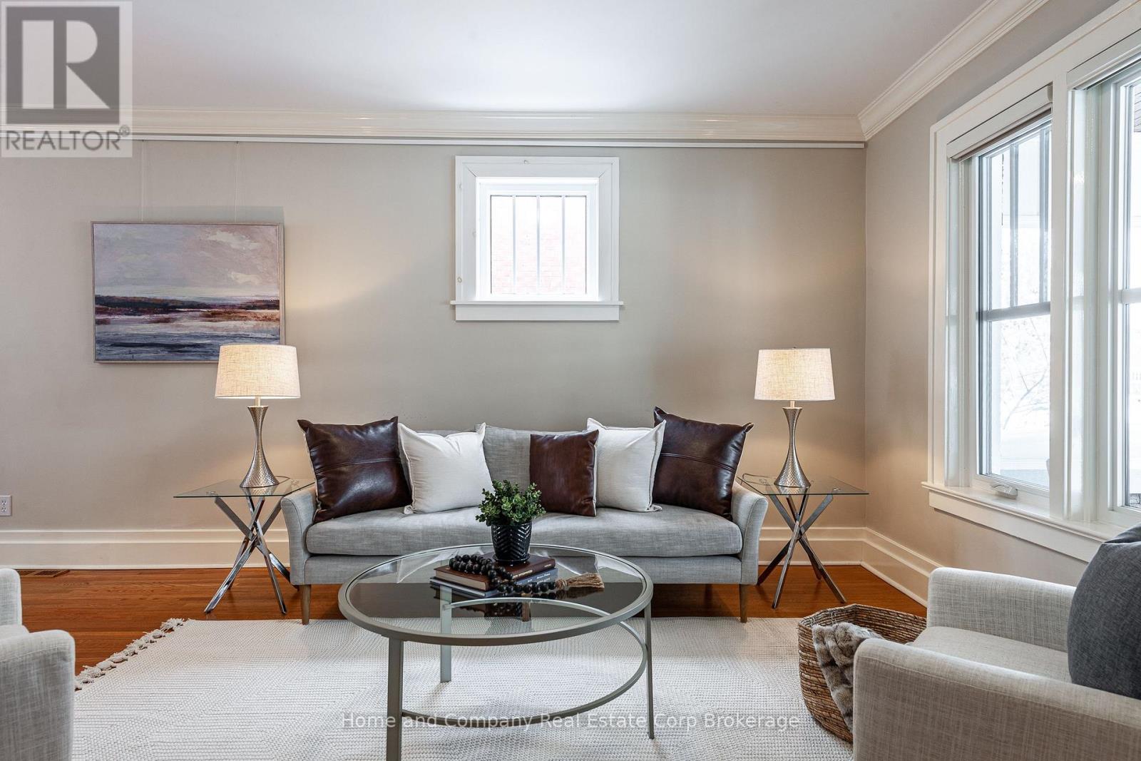 211 Douglas Street, Stratford, Ontario  N5A 5P8 - Photo 6 - X12260308