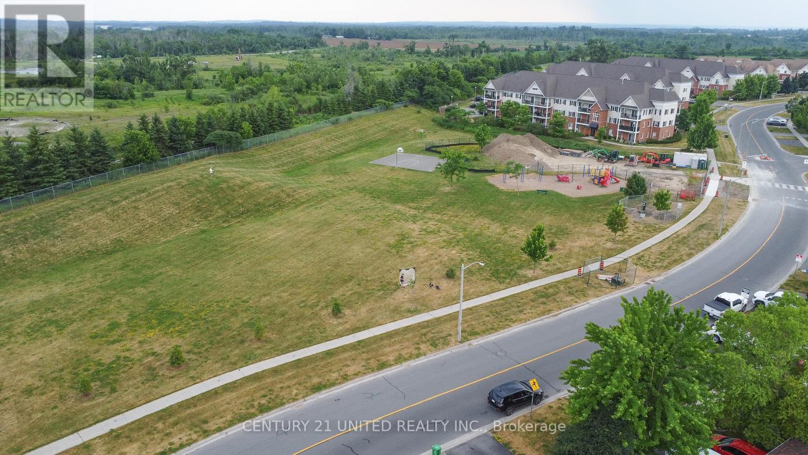 Property at 351 SPILLSBURY DRIVE image 3