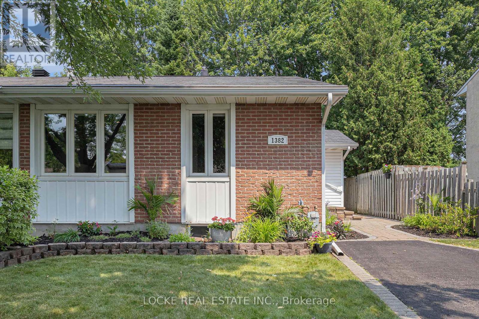 Property at 1382 LEIGH CRESCENT image 2